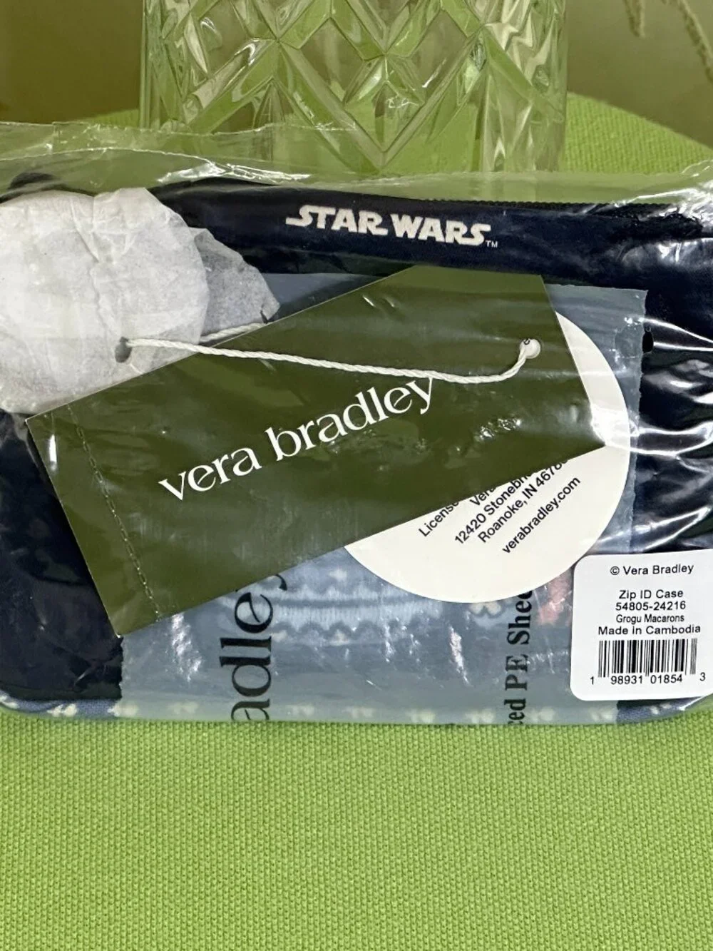 VERA BRADLEY STAR WARS ZIP ID CASE:NWT GROGU MACARONS